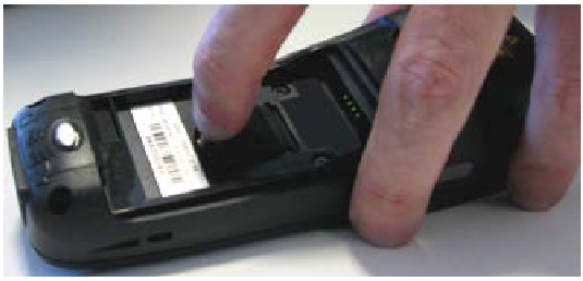 DATALOGIC - Memor X3 - Open de microSD-kaartsleuf Open de microSD-kaartsleuf