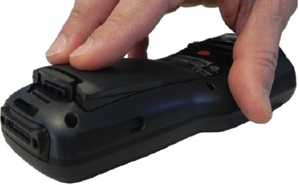 Datalogic - Skorpio X4 - SD-kaart installatie - Stap 4 SD-kaart installatie - Stap 4