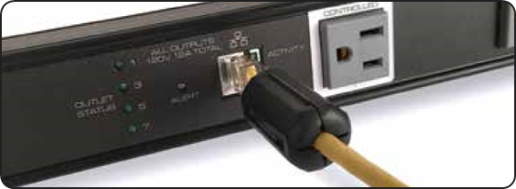Luxul - PDU 16 - Installeer de RF-choke op de Ethernet-kabel Installeer de RF-choke op de Ethernet-kabel