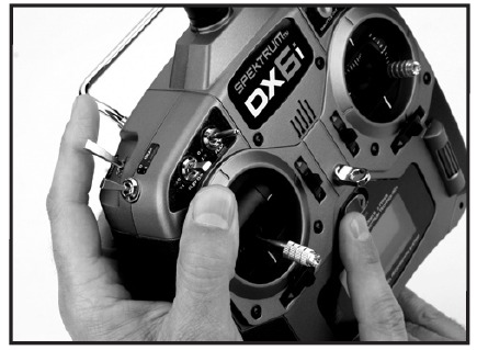 Spectrum - DX6i - Trek aan de trainerschakelaar, schakel de stroom in Trek aan de trainerschakelaar, schakel de stroom in