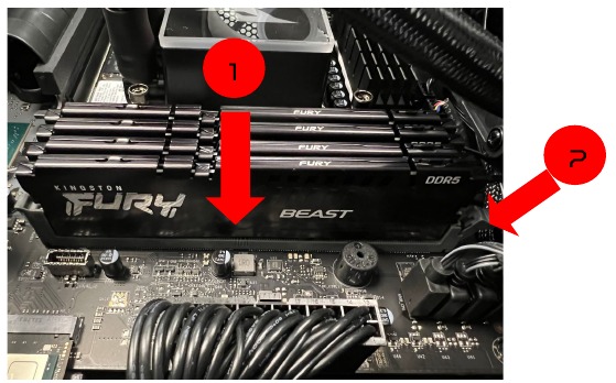 Acer - Predator Orion 7000 - Een geheugenmodule installeren Een geheugenmodule installeren