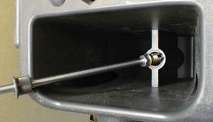 Mackie - SRM450 - Instructies voor het herstellen van de paalmontage-insert - Stap 3 Instructies voor het herstellen van de paalmontage-insert - Stap 3