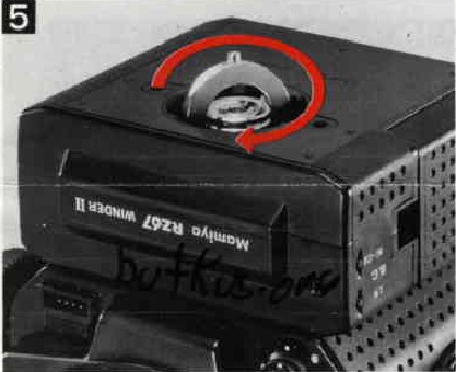 Mamiya - RZ67 - Winder II bevestigen - Stap 2 Winder II bevestigen - Stap 2