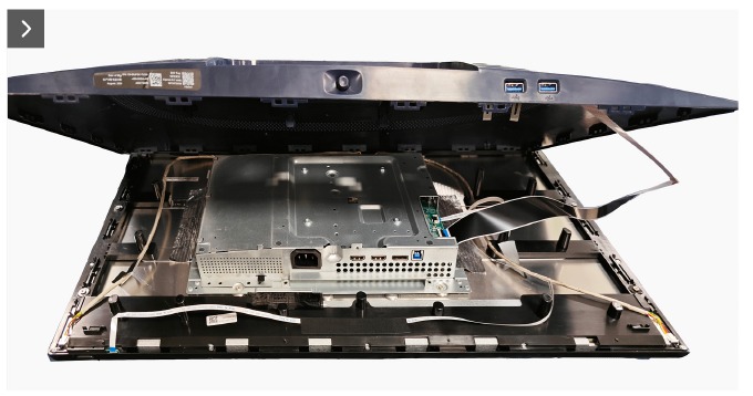 Dell - Alienware 27 - De achterklep verwijderen - Stap 3 De achterklep verwijderen - Stap 3