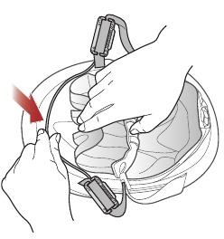 DE HEADSET OP UW HELM INSTALLEREN Stap 3