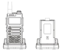 Walkietalkie wordt opgeladen in het laadstation