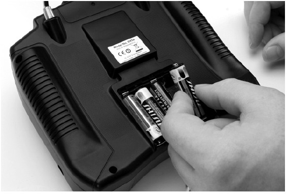 AA-formaat heavy-duty ir alkaline batterijen installeren