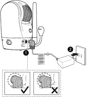 De stroomadapter aansluiten op de camera-unit