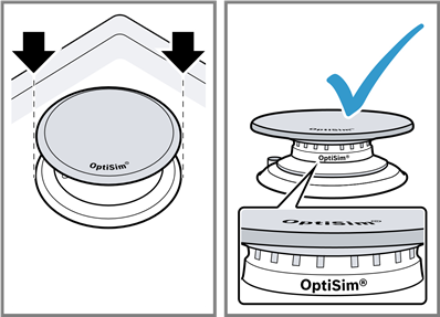Het OptiSim&reg; branderdeksel installeren - Stap 2
