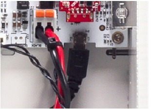 Opnieuw monteren - Stap 6 - Sluit de micro-USB-kabel aan
