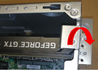 VGA-kaart verwijderen - Stap 3 - Open de PCI-afdekking