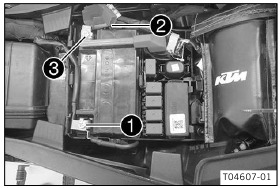 12V-accu in het batterijcompartiment
