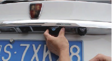 Installatie van de achtercamera - Stap 1