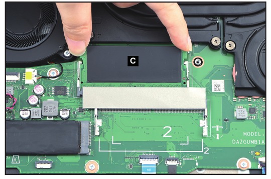 DIMM-module verwijderen - Stap 2