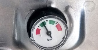 Boiler isolatiekranen open