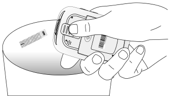 De gebruikte teststrip weggooien