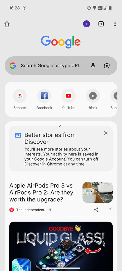 Een screenshot van de eerste applicatie, zoals een webbrowser, geopend op de Nothing Phone.