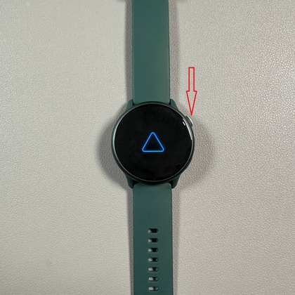 Druk op de knop om het Garmin-horloge in te schakelen