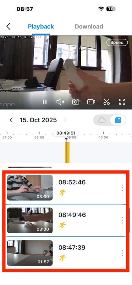 Een lijst met opgenomen clips van de geselecteerde datum in de Tapo-app
