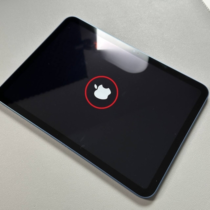 Apple-logo op het iPad-scherm