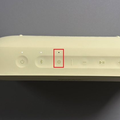 De Bose SoundLink Flex II gebruiken voor telefoongesprekken.