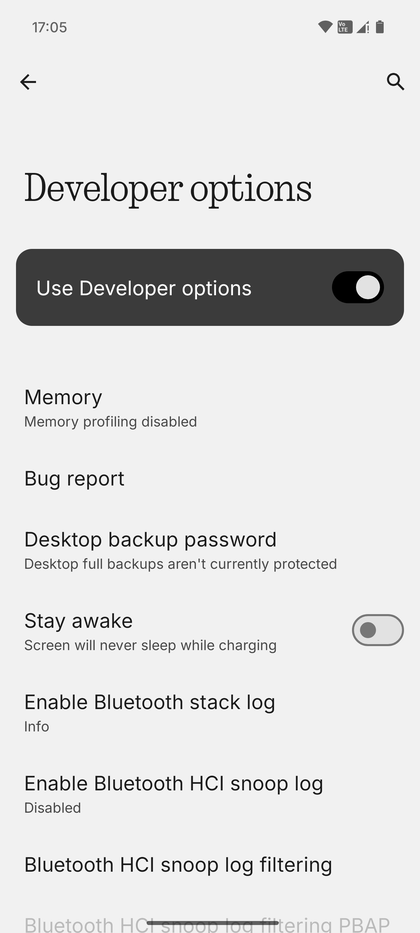 Screenshot van het hoofdmenu Developer options met de hoofdschakelaar bovenaan.