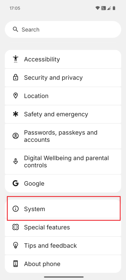 Screenshot van het hoofdmenu Instellingen met de optie 'Systeem' gemarkeerd.