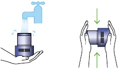 Vul het filter met water, plaats je hand erop en schud om vuil te verwijderen