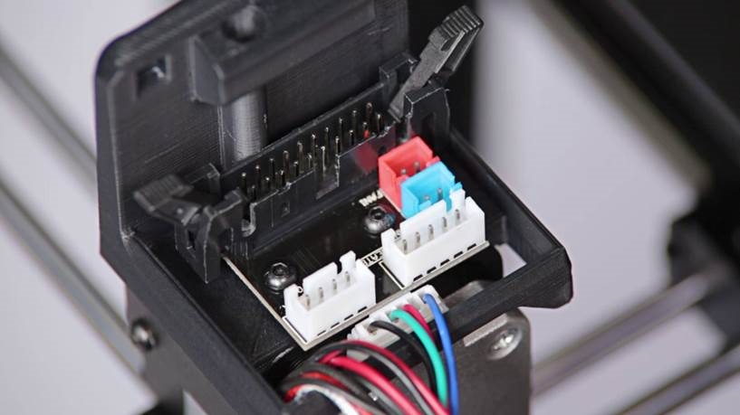 Alle kabels aansluiten op de Extruder PCB