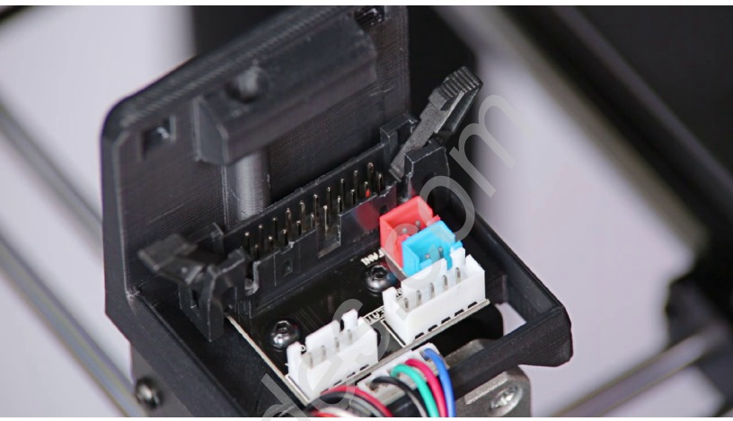 De Extruder PCB losschroeven