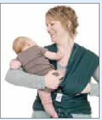 baby in draagdoek, stap 2