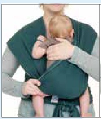 baby in draagdoek, stap 3