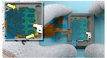 Monteren op de MAIN FLEX ASSEMBLY - Stap 1
