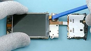 Voorbuigen van de LCD-flex - Stap 6