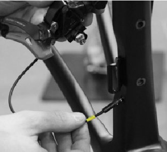 Kabelgeleiding frame & reminstallatie - Stap 12