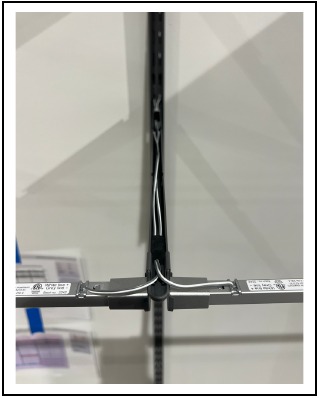 LED-armaturen monteren onder een Wire Shelf - Stap 2