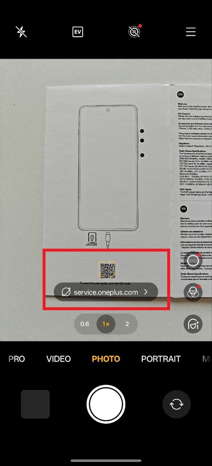 Een QR-code scannen met de OnePlus 13R-camera