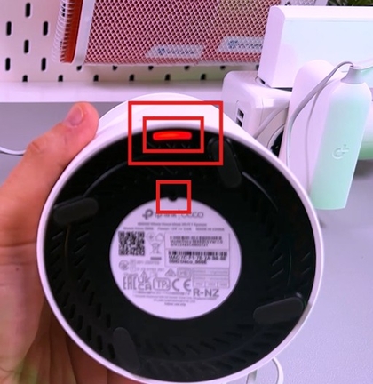 Secundaire Deco-unit met een rood indicatielampje nadat de hoofdunit is gereset