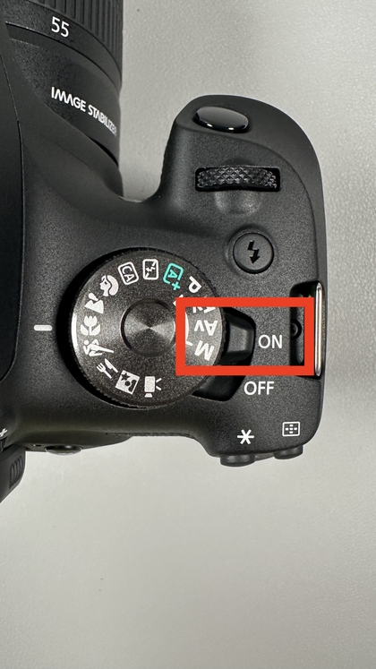 Canon EOS 2000D Camera inschakelen