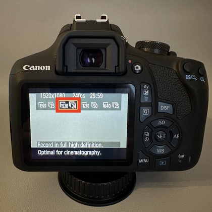 Framesnelheid instellen op 24 fps op Canon EOS 2000D