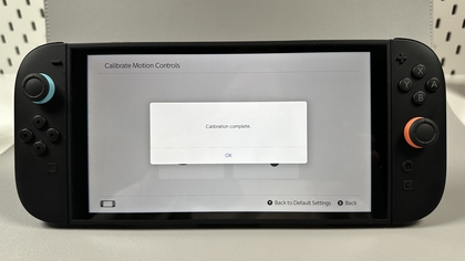 Joy-Con controllers weer aan de console bevestigen