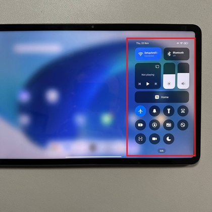Vanaf de bovenkant van het scherm omlaag vegen op de Xiaomi Pad 6