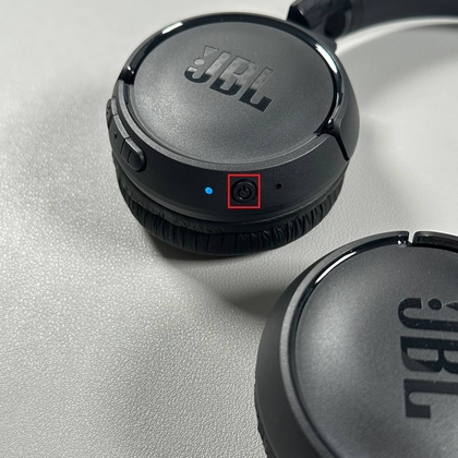 JBL Tune 520BT-aan/uit-knop