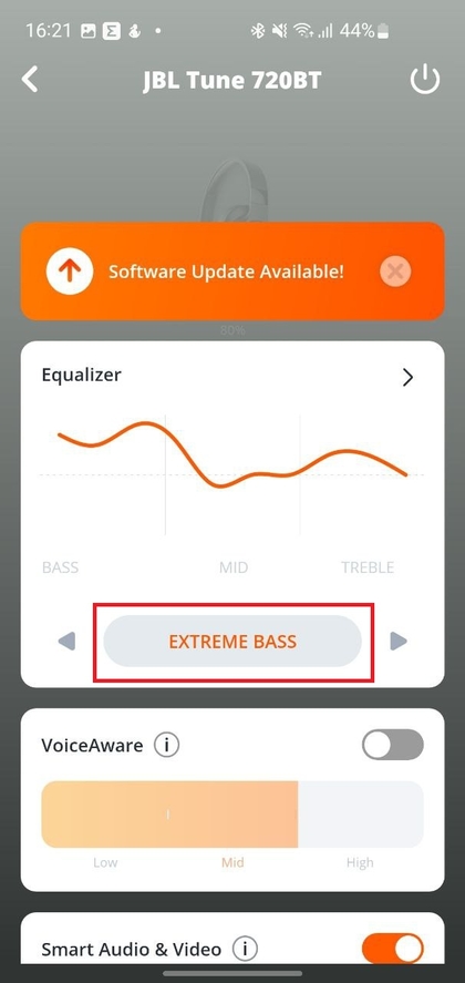 De optie Extreme bas selecteren in de equalizerinstellingen van de app