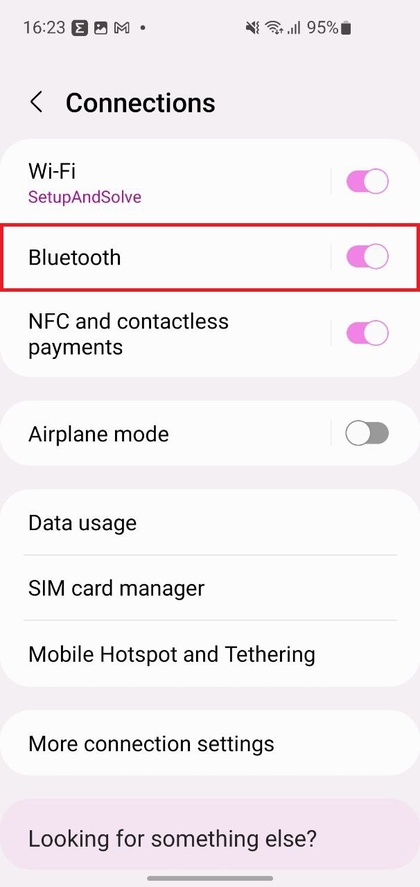 De Bluetooth-instellingen van de telefoon tonen beschikbare apparaten