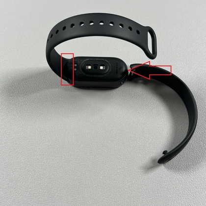 Een nieuwe band bevestigen aan de Xiaomi Smart Band 10