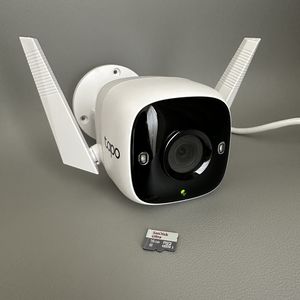 Een Micro SD-kaart in een Tapo Link C310 plaatsen