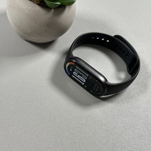 Xiaomi Smart Band 10: Always-On Display in- of uitschakelen