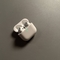 Apple AirPods 4 met ANC: Nummers overslaan, pauzeren of afspelen
