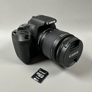 Hoe een SD-kaart te plaatsen in uw Canon EOS 2000D